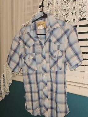 Wrangler Light Blue and Navy Plaid Short-Sleeve Button-Down Shirt